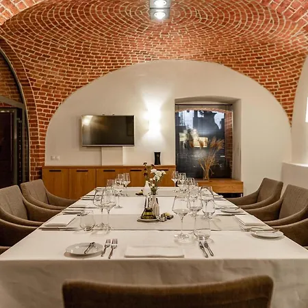 The Granary - La Hotel